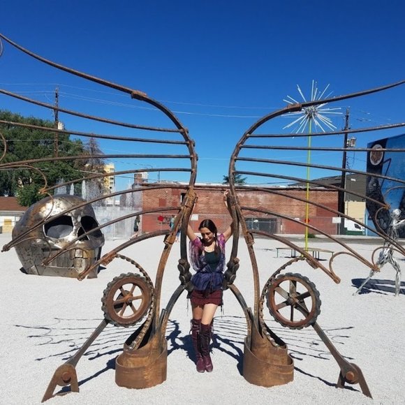 Meet your Posher, Miss Anita - Picture 4 of 11